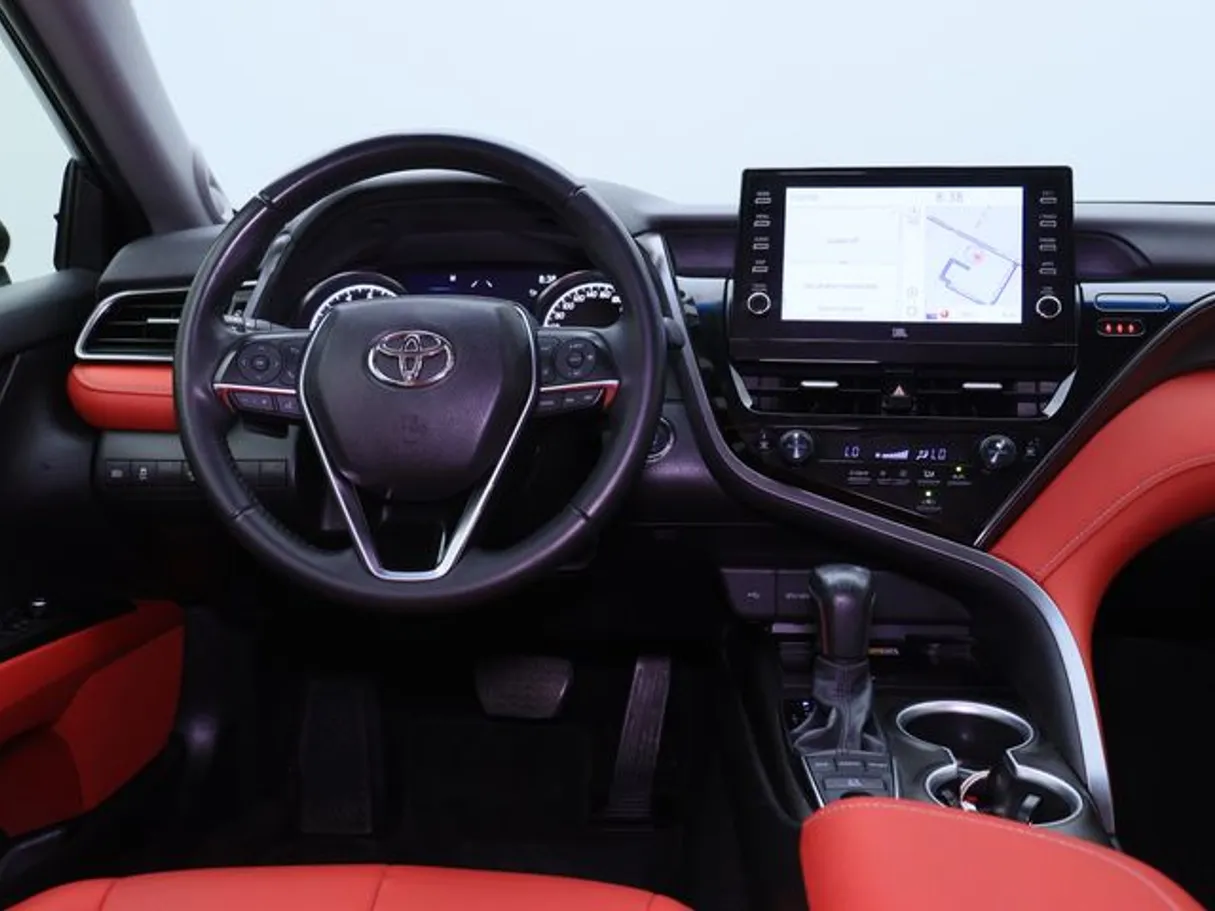 Car image 15