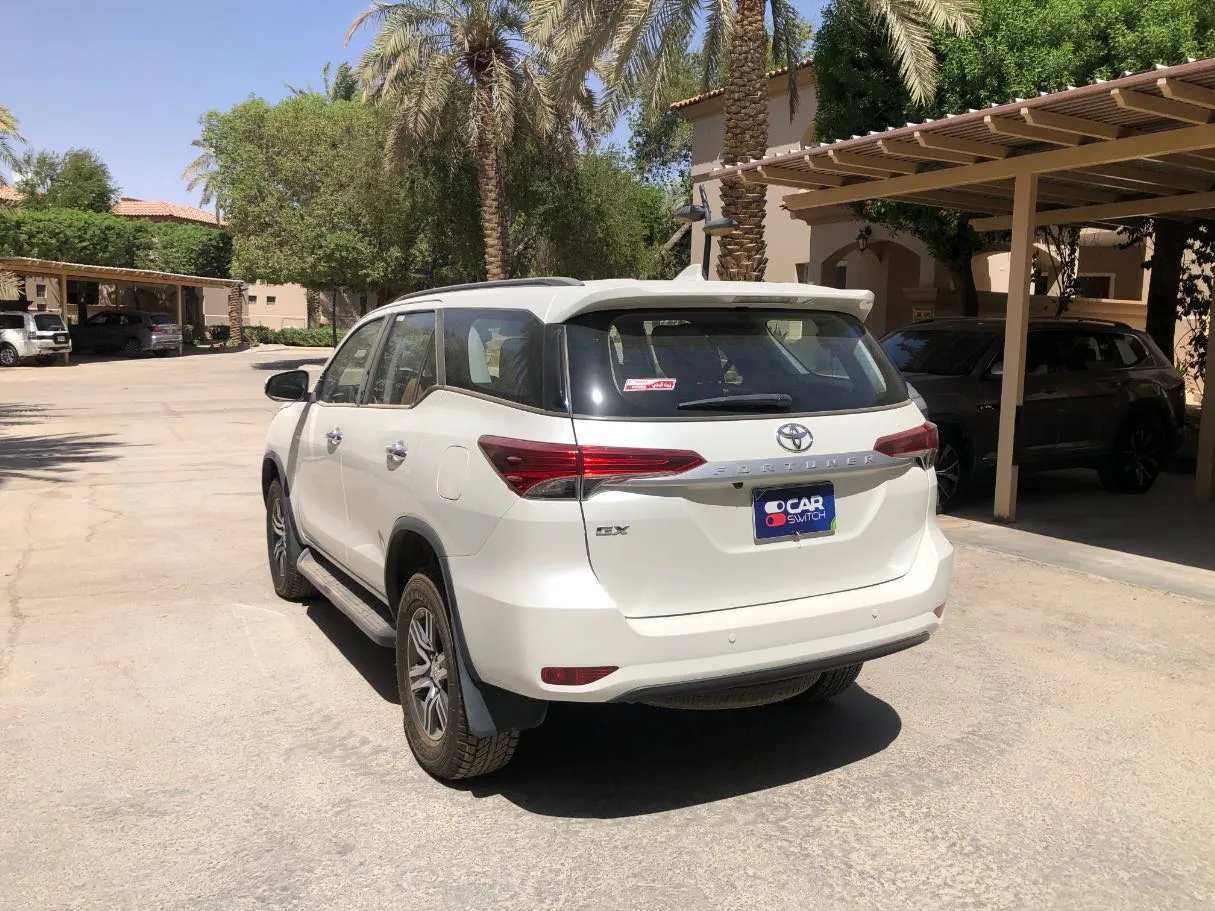 Car image 7