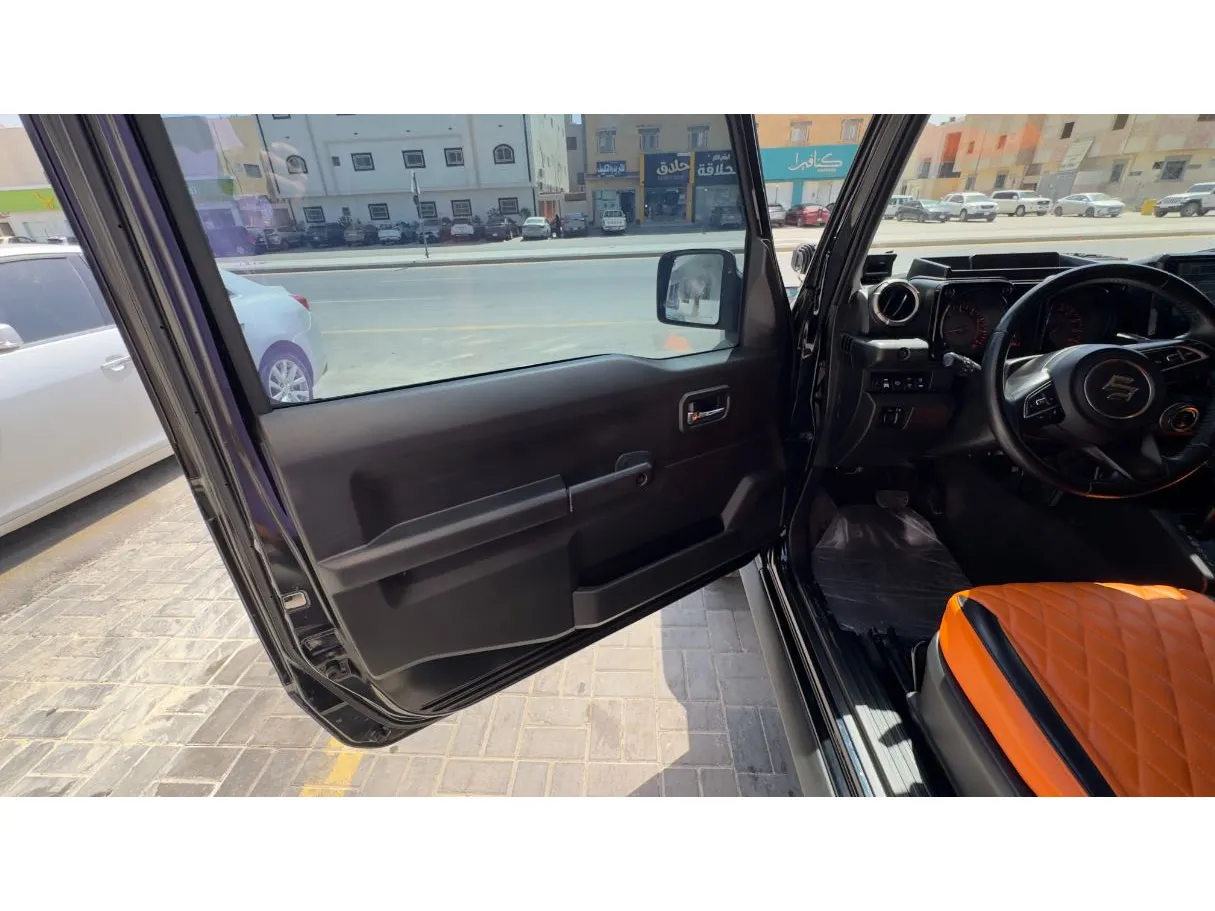 Car image 9
