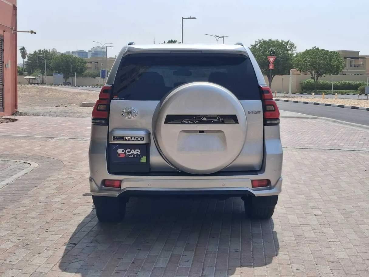 Car image 6