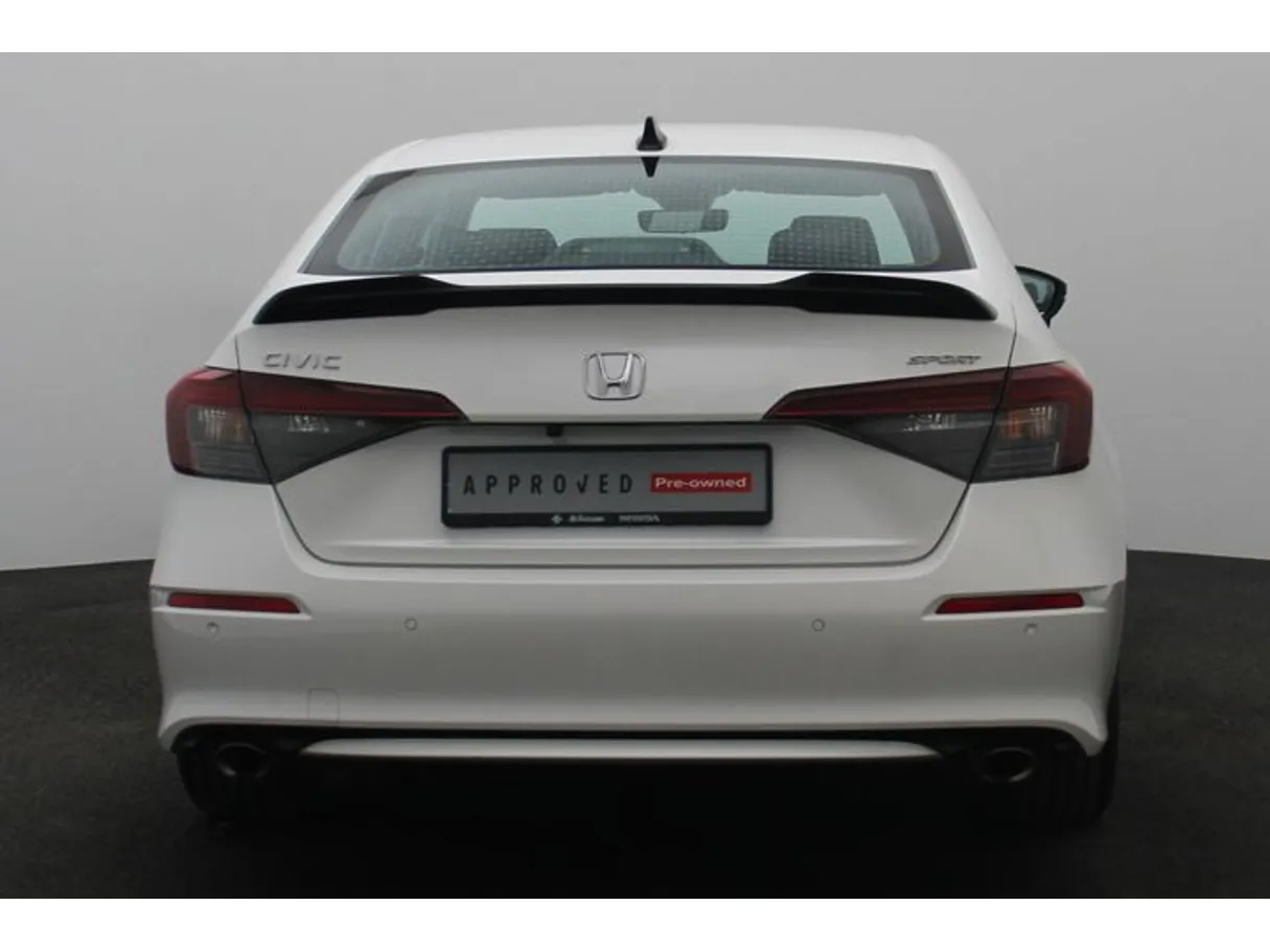 Car image 12