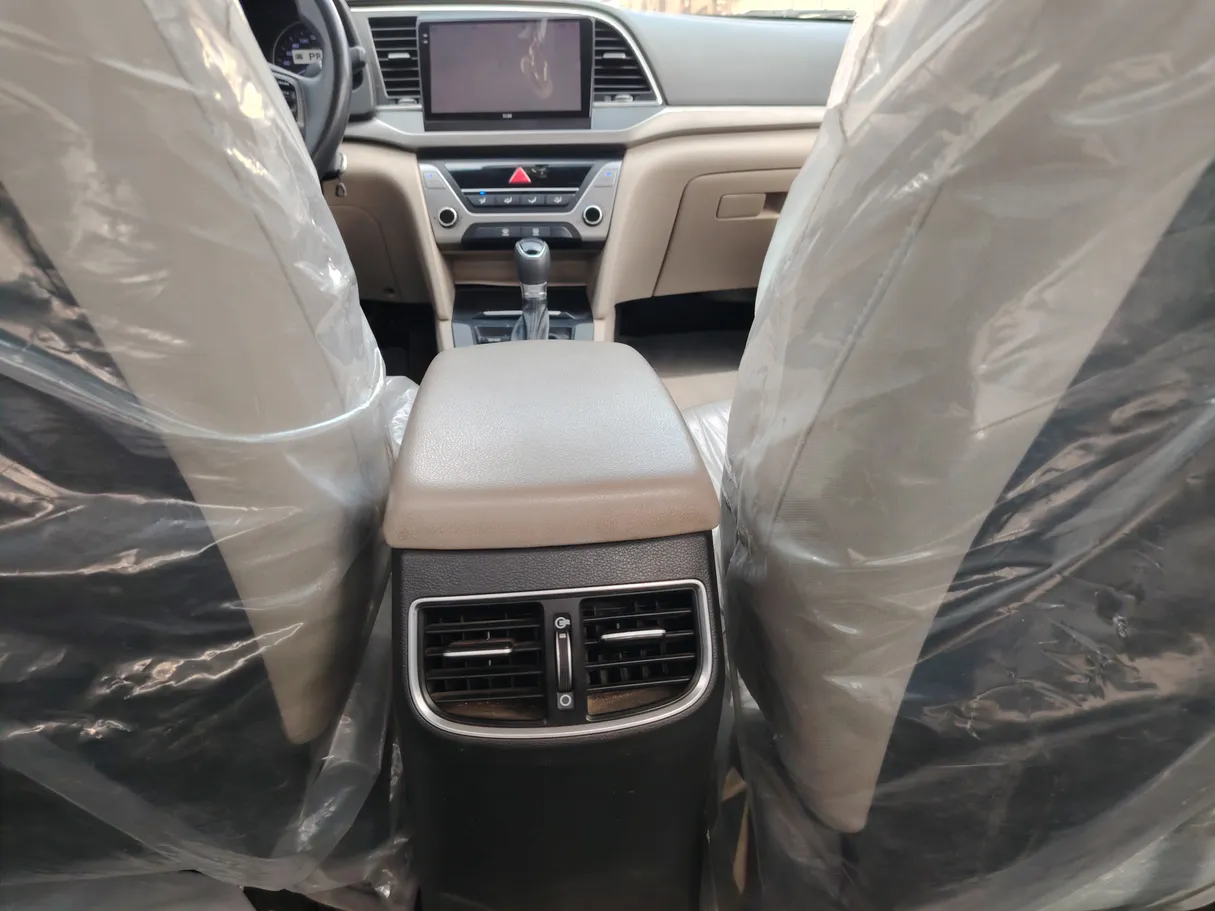Car image 21