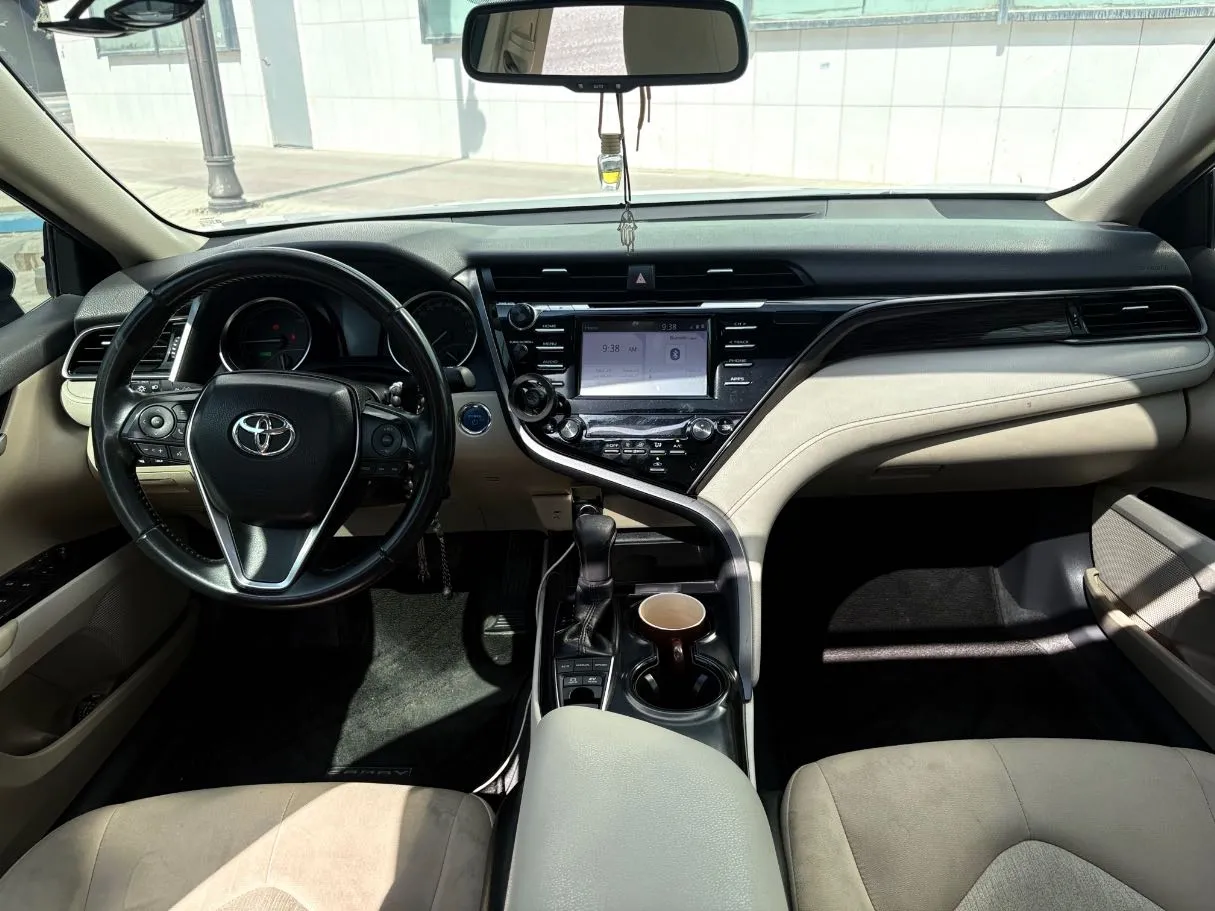 Car image 19