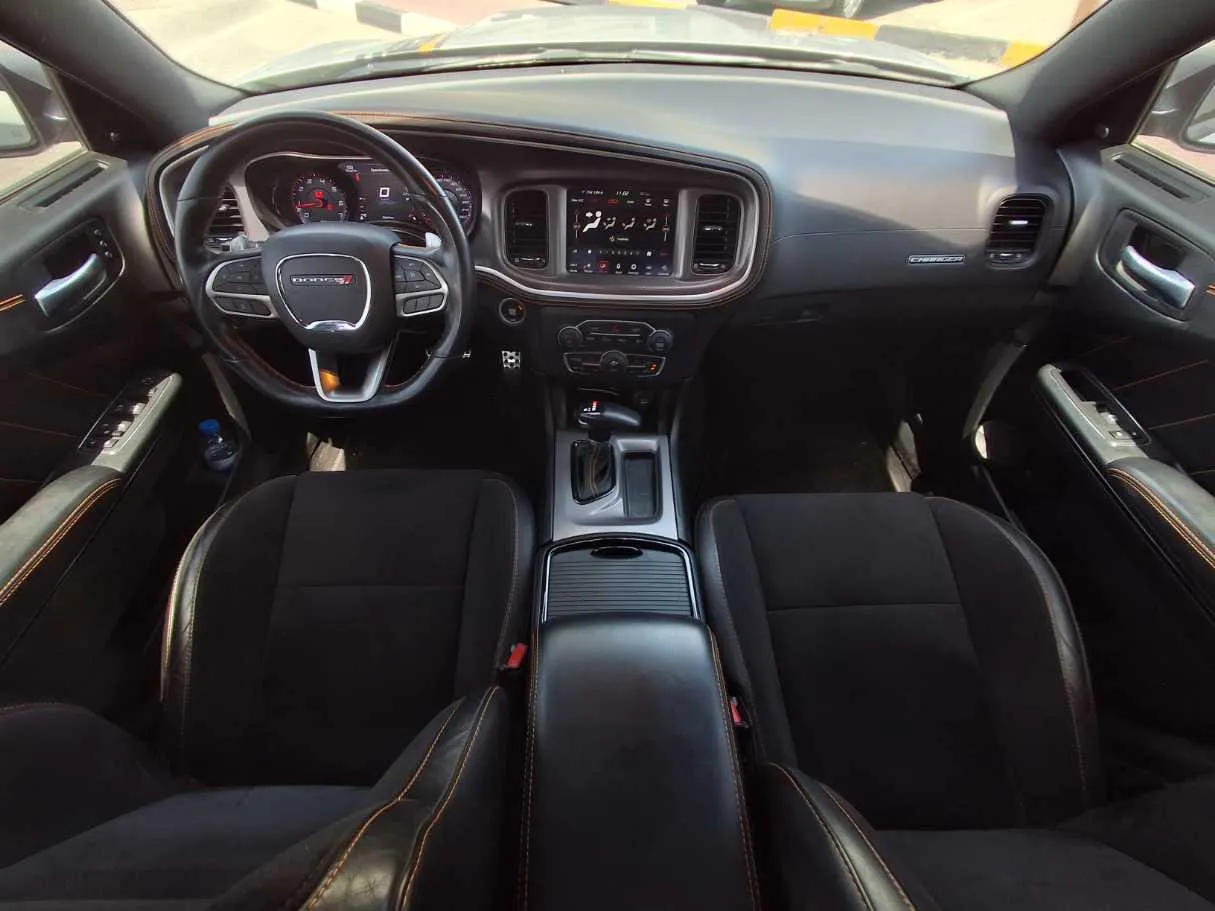 Car image 16