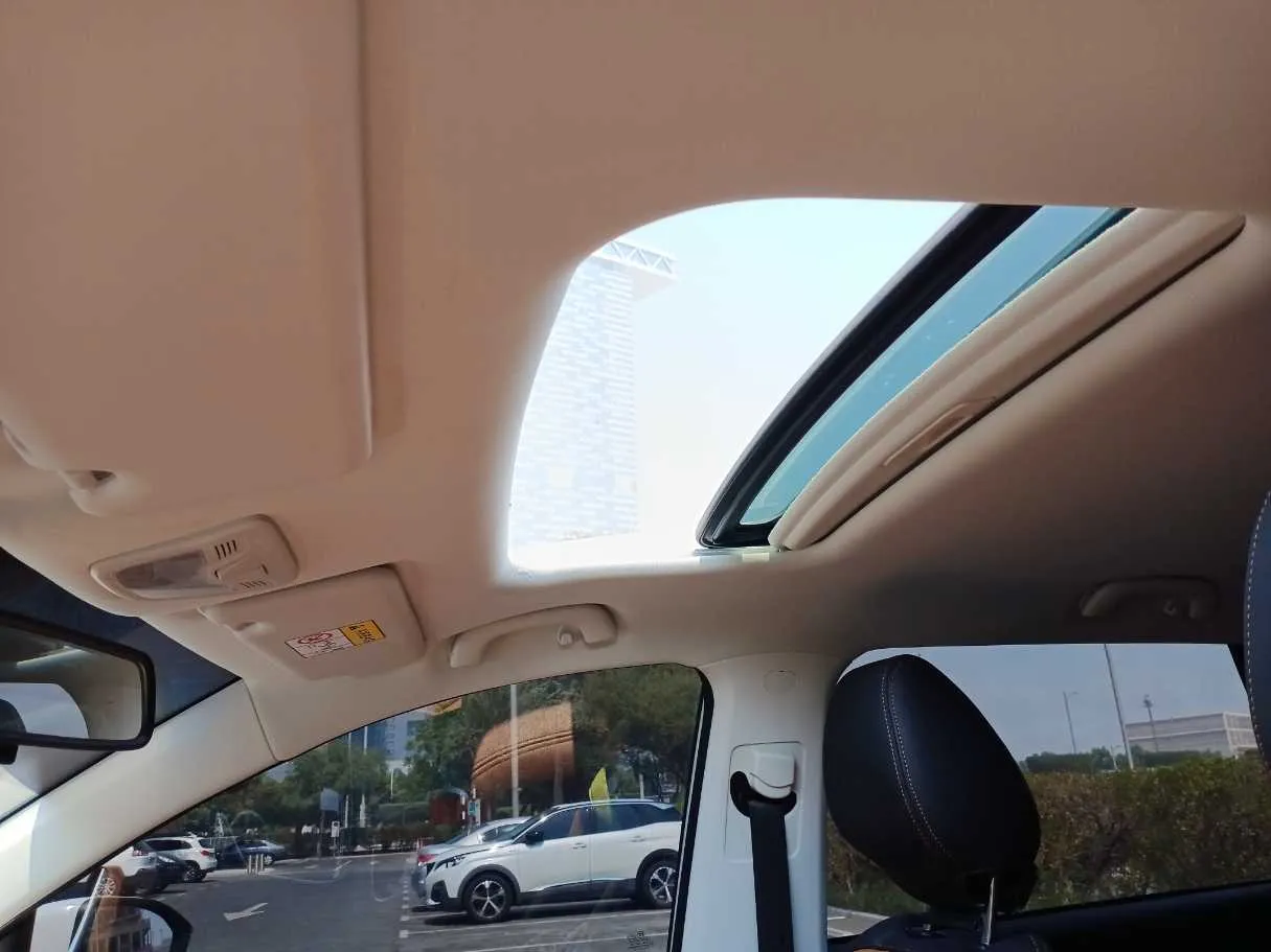 Car image 21