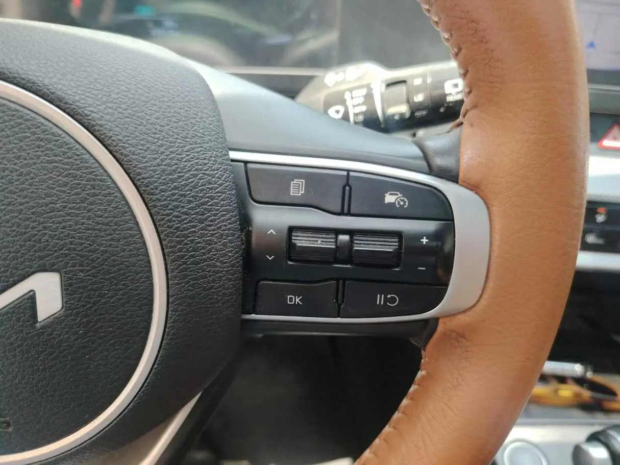 Car image 42