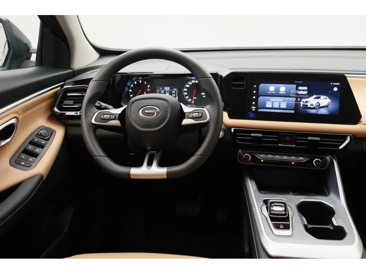Car image 15