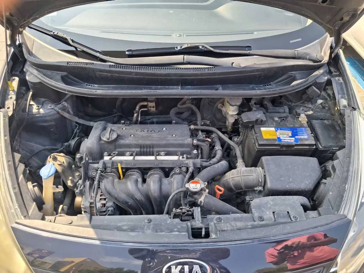 Car image 21