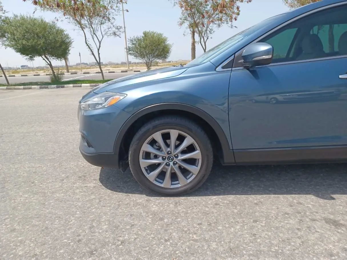 Car image 9