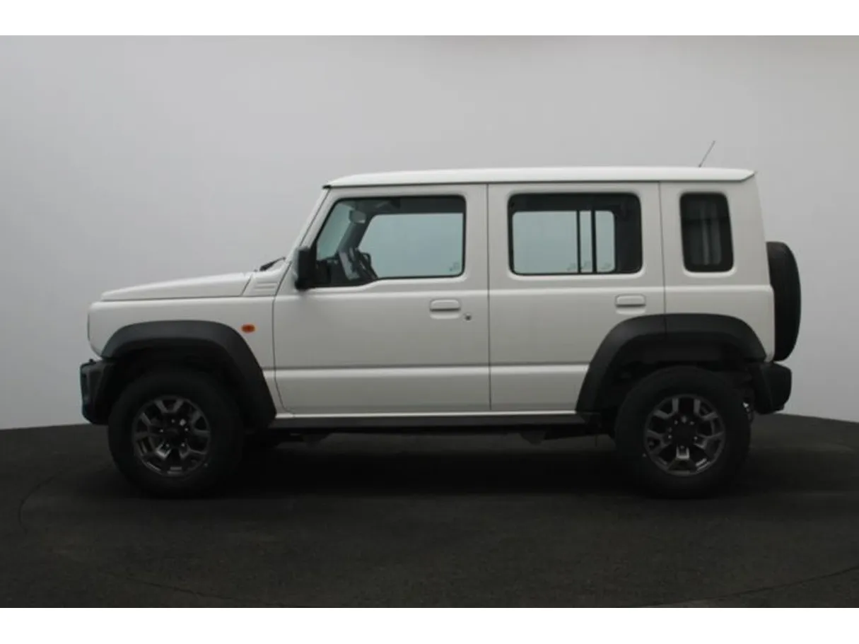 Car image 3