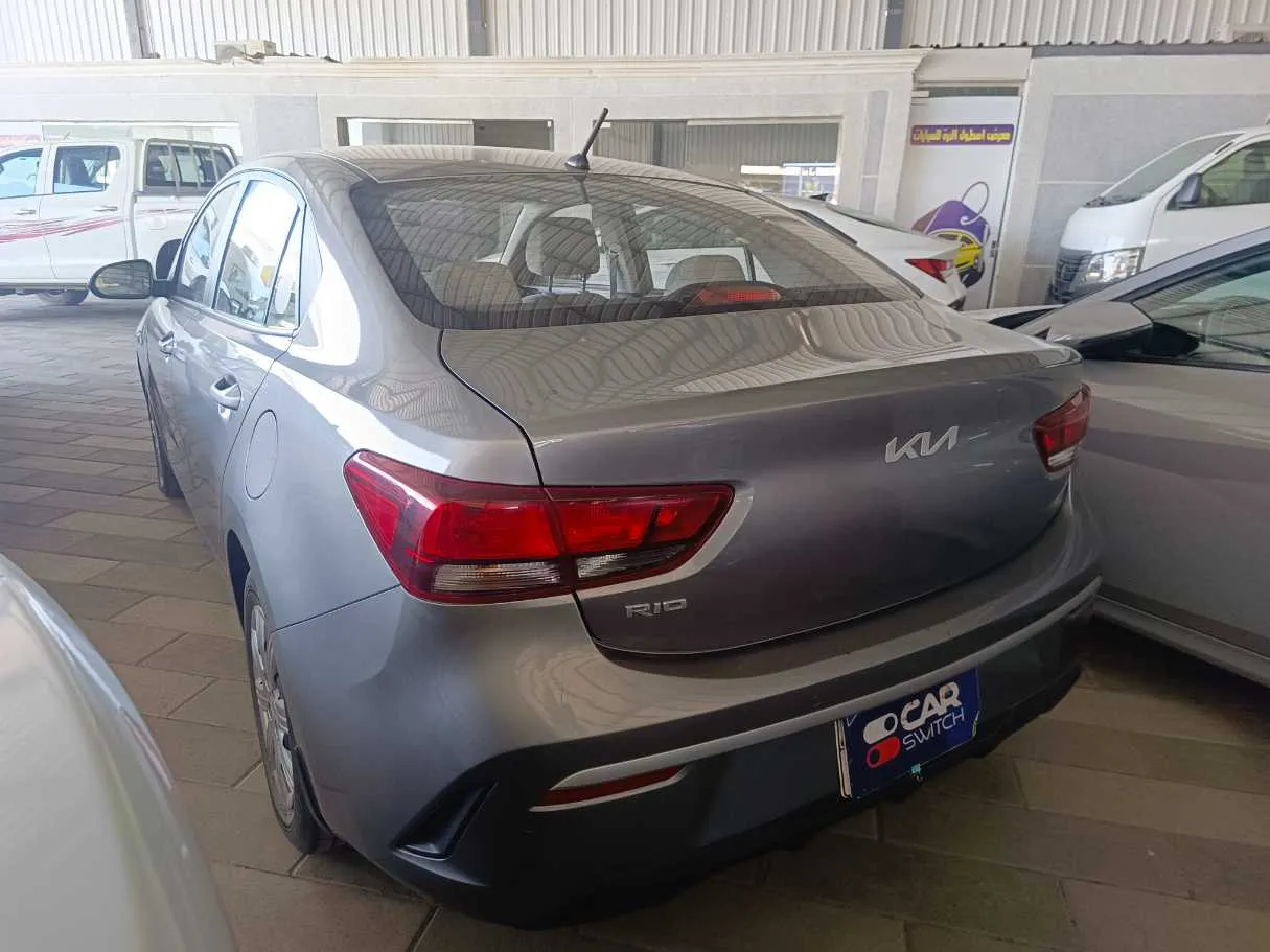 Car image 8