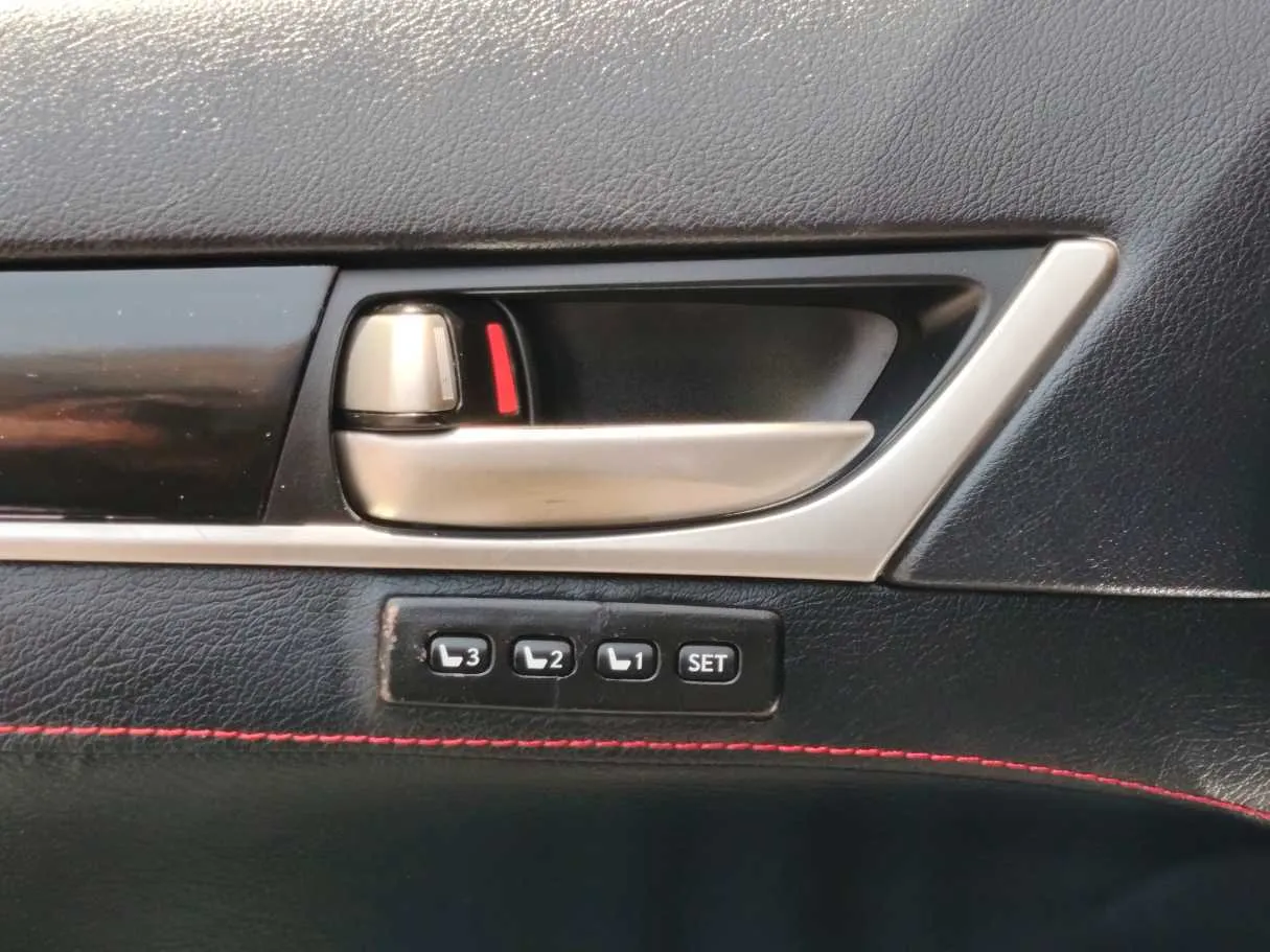 Car image 35