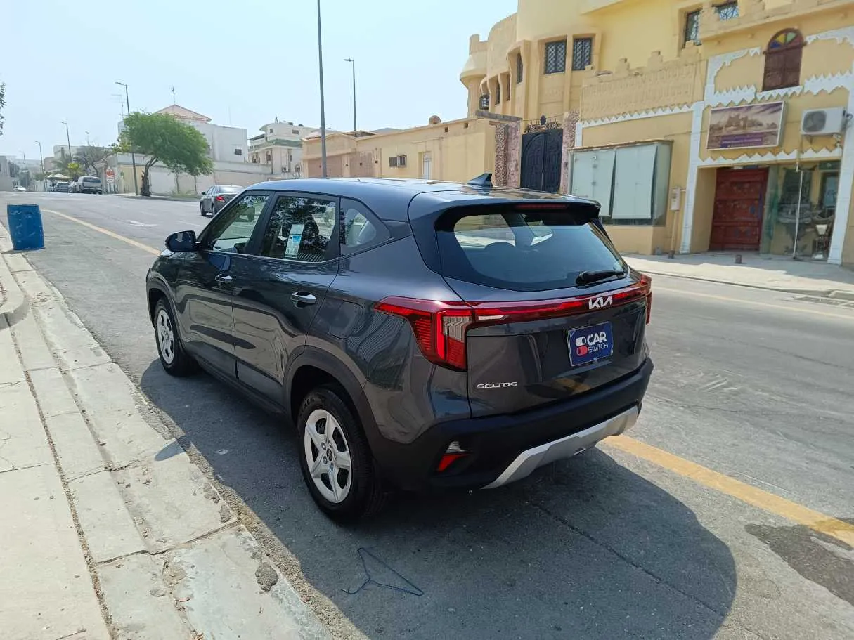 Car image 7