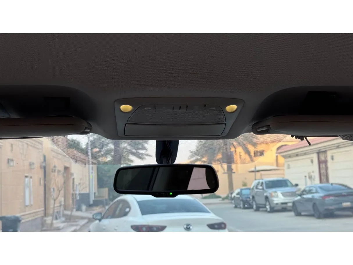 Car image 23