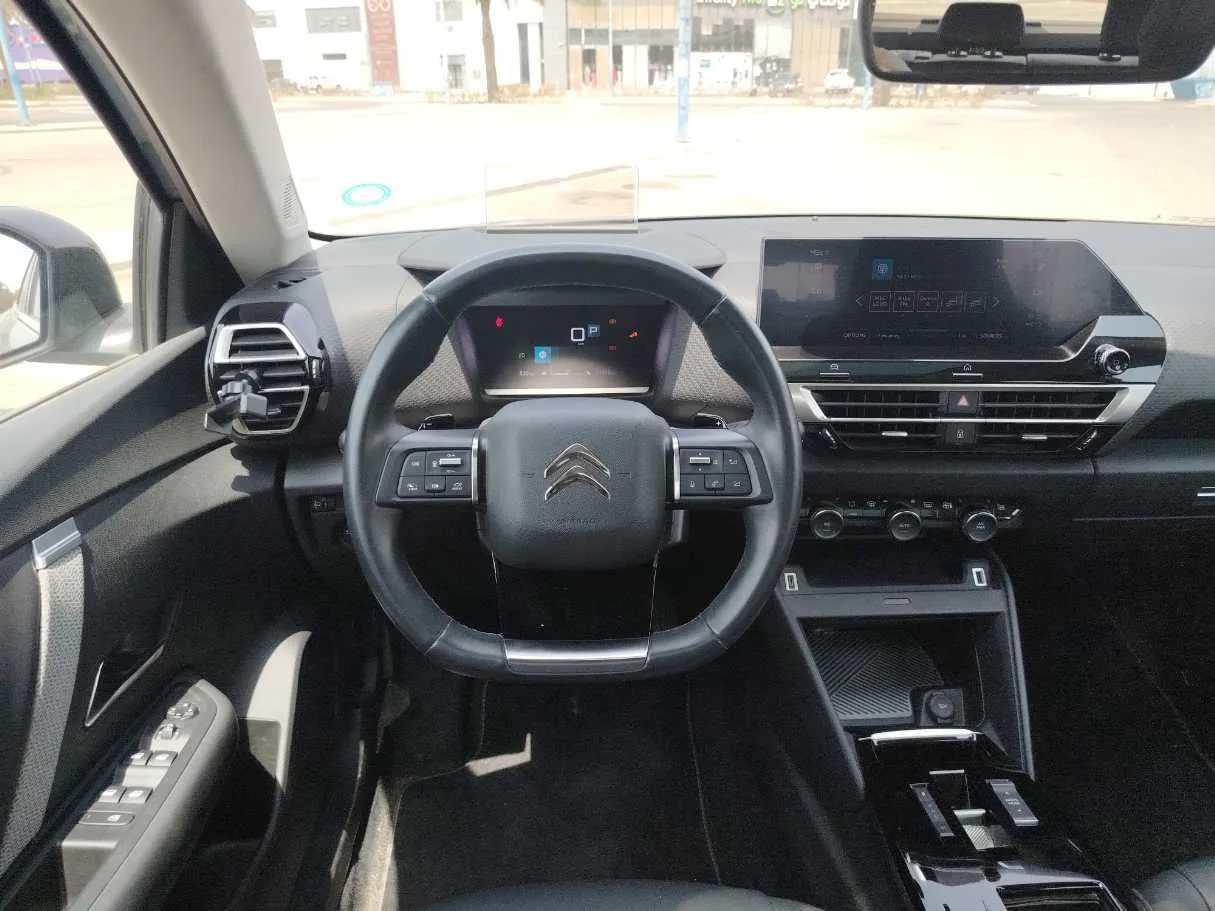 Car image 27