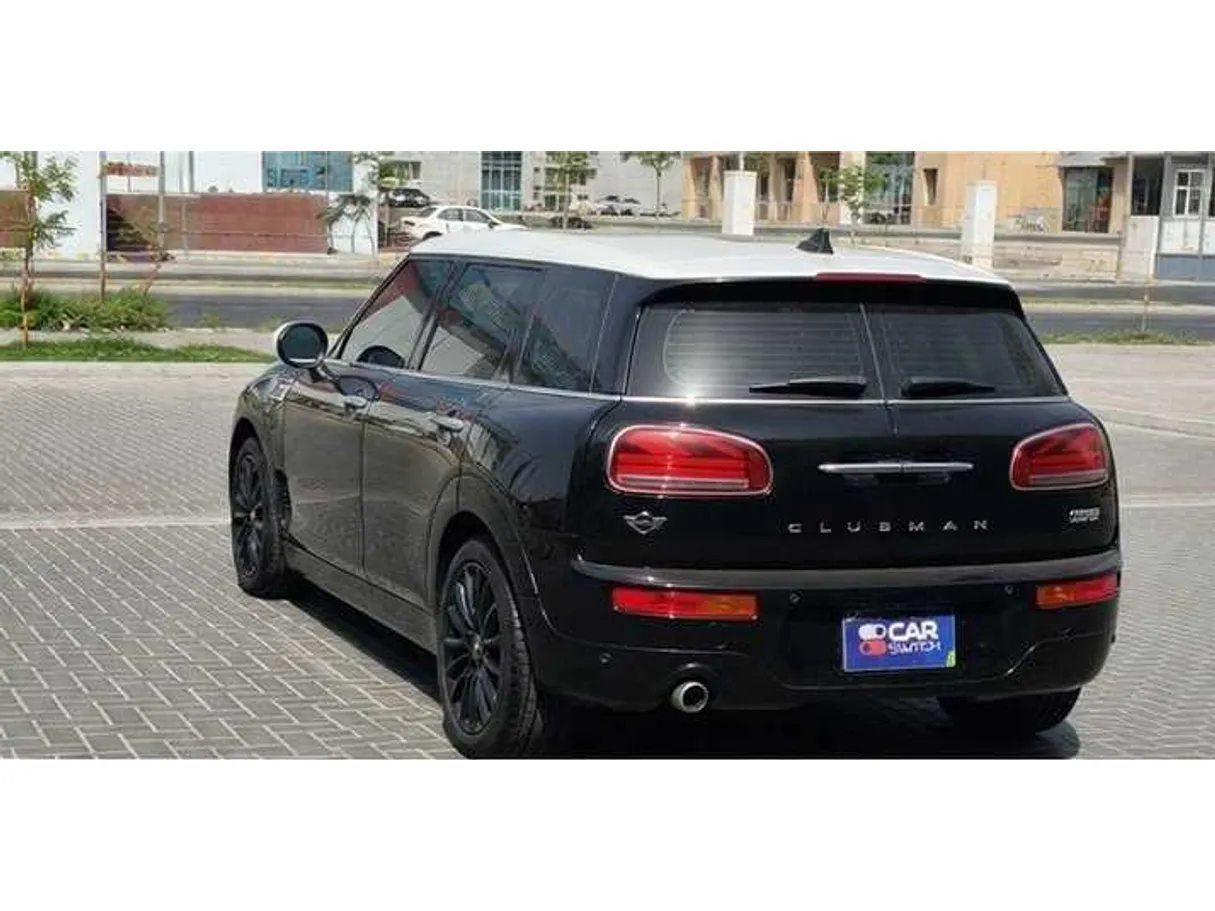 Car image 6