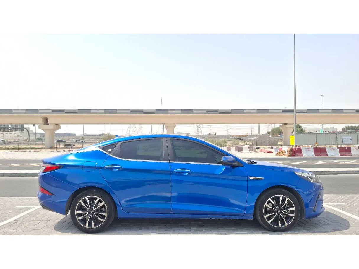 Car image 8