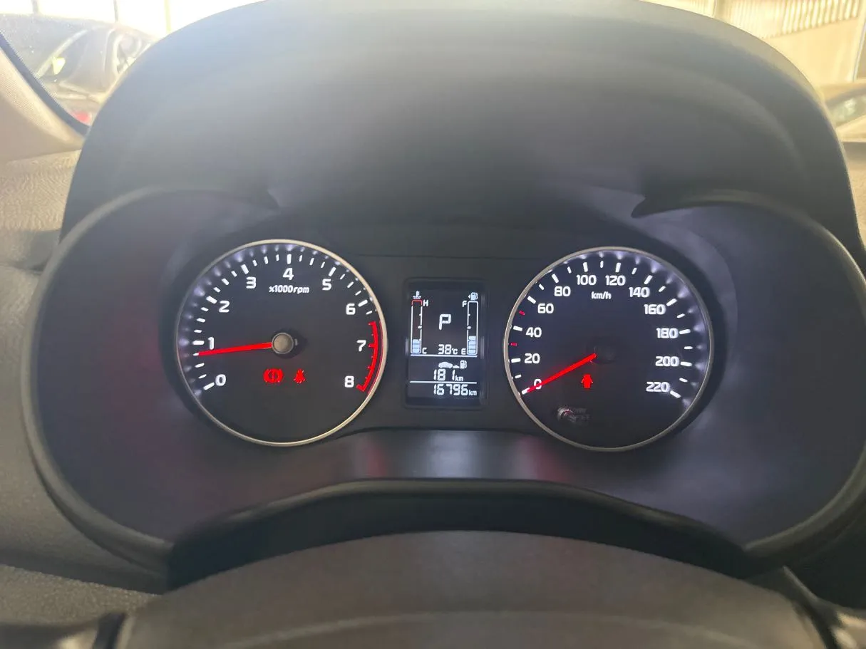Car image 11