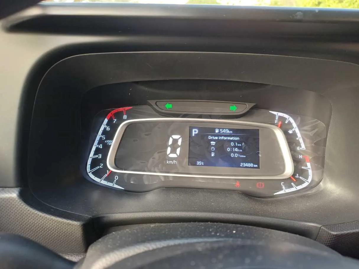 Car image 19