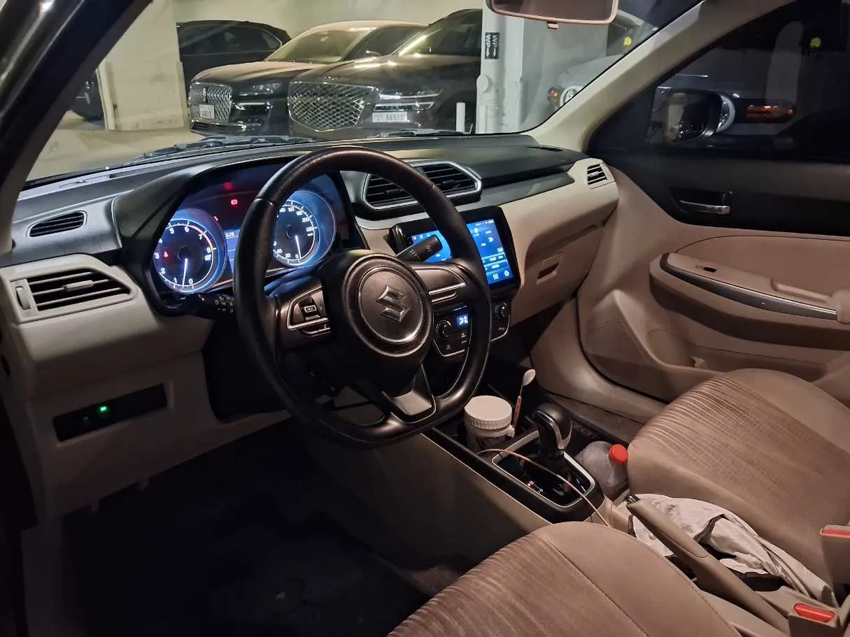 Car image 11