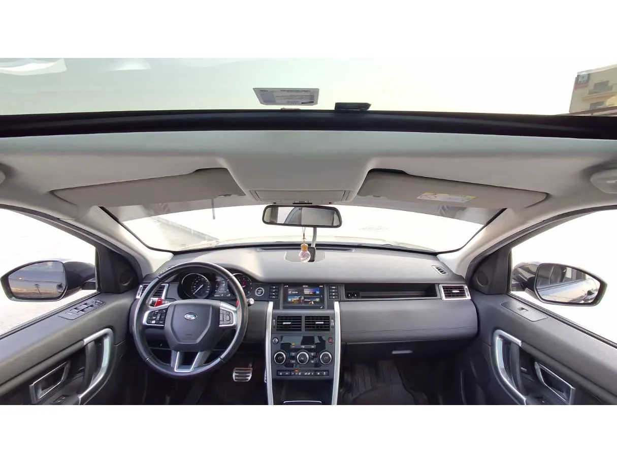 Car image 15