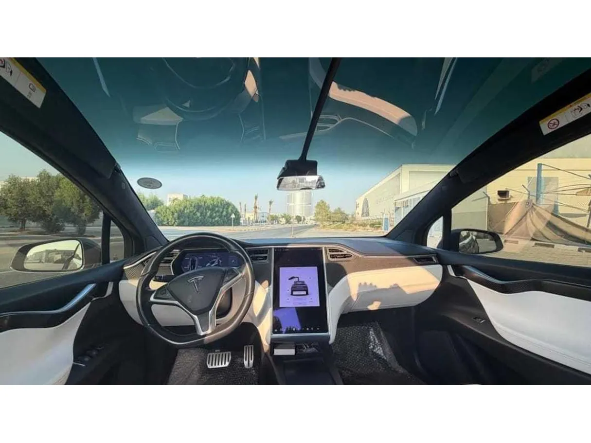 Car image 25