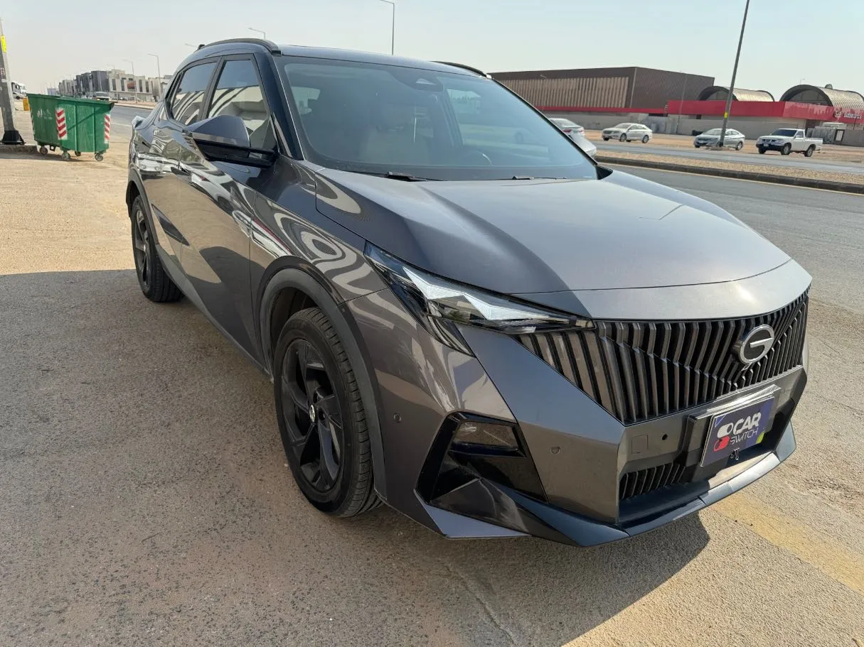 Car image 3