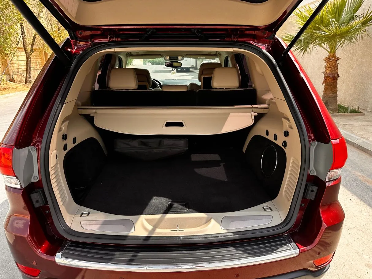 Car image 23