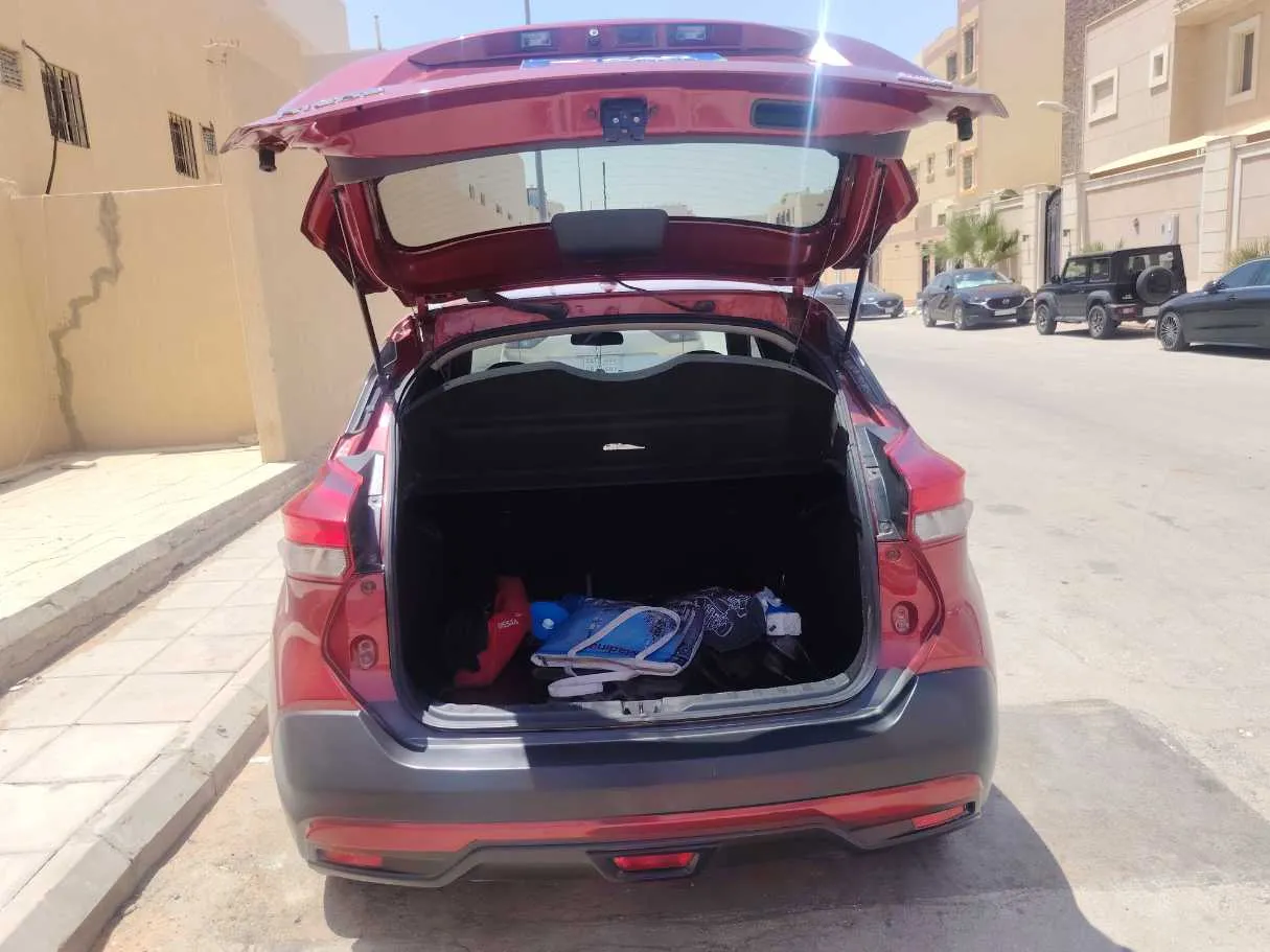 Car image 22