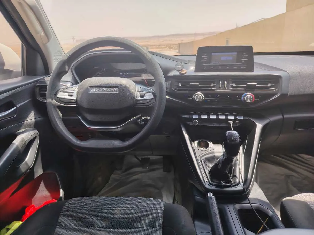 Car image 19