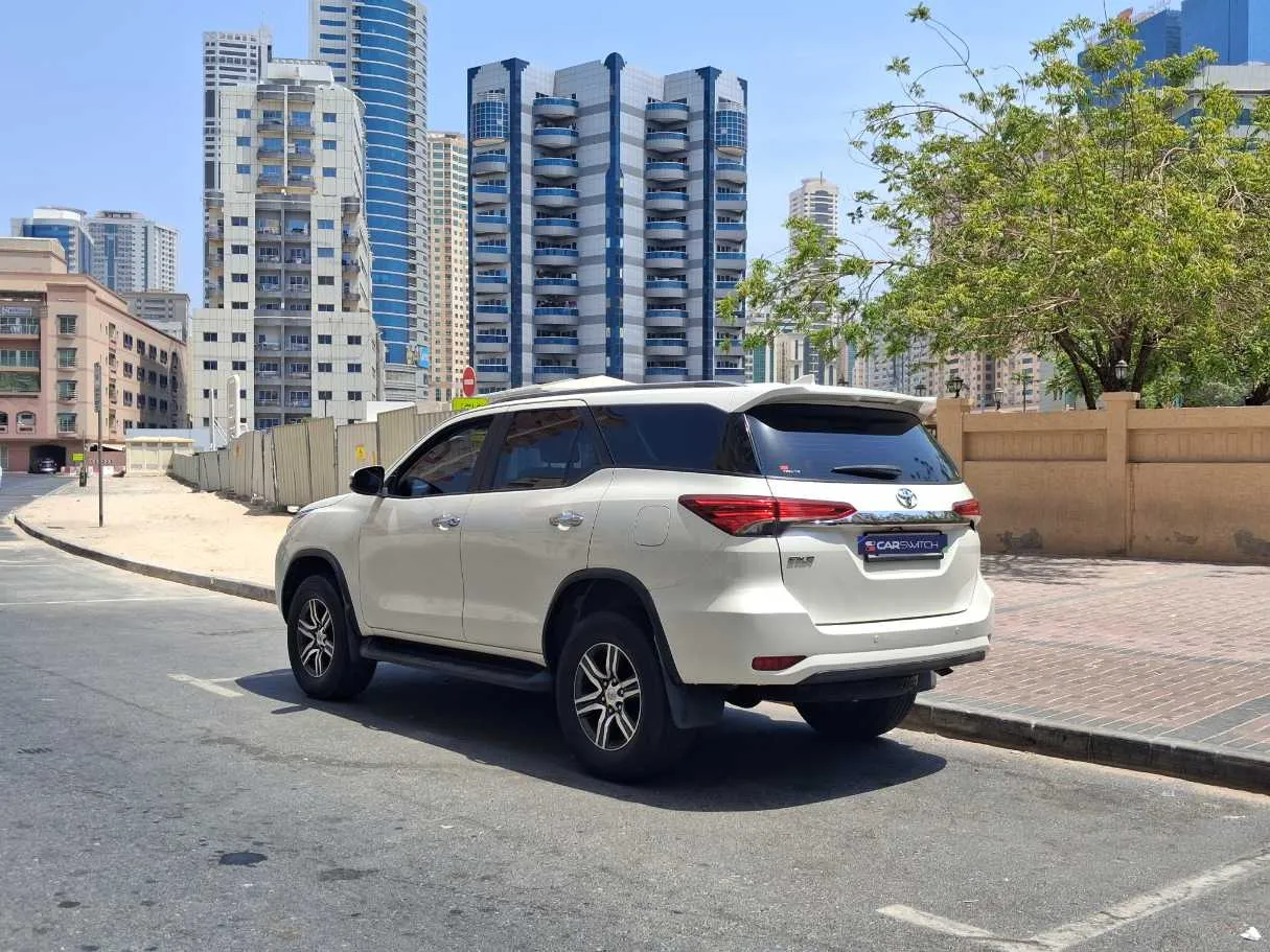 Car image 7