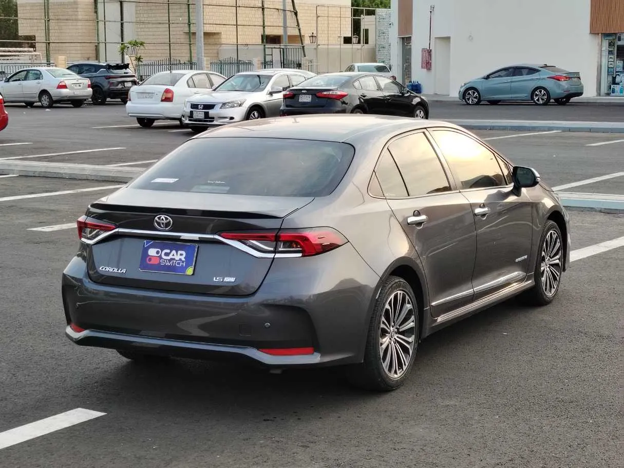Car image 5