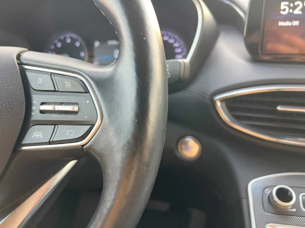 Car image 26