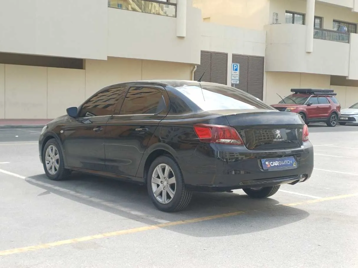 Car image 7