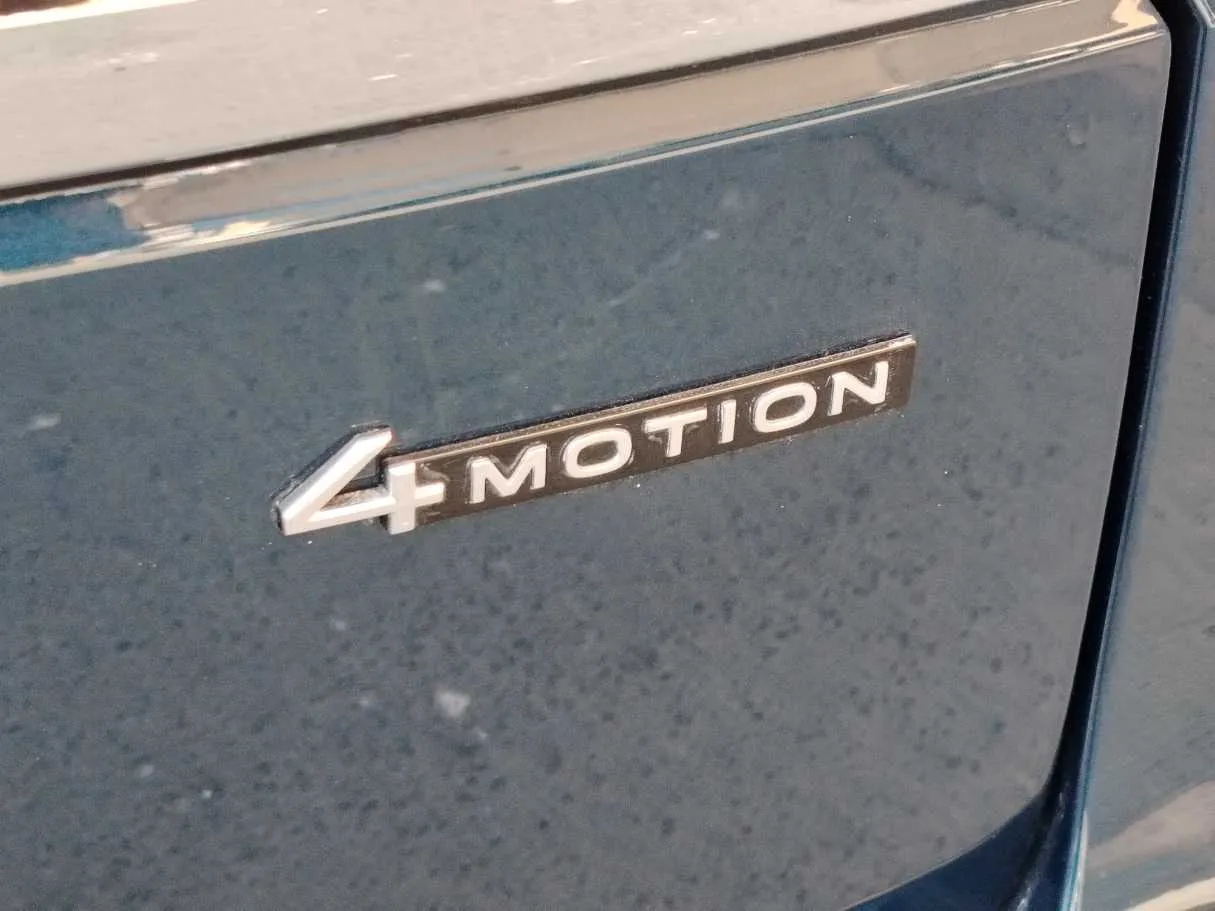 Car image 29