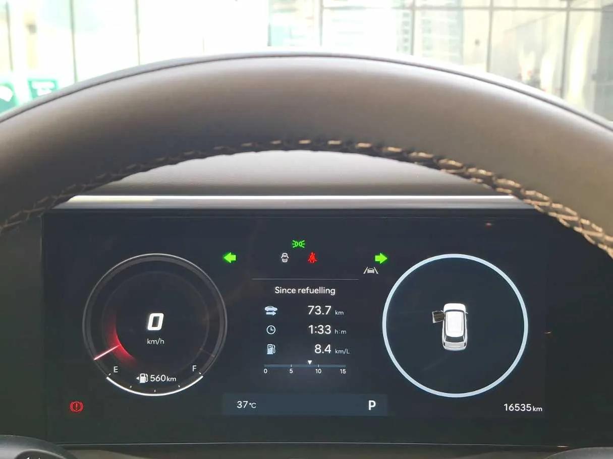 Car image 18