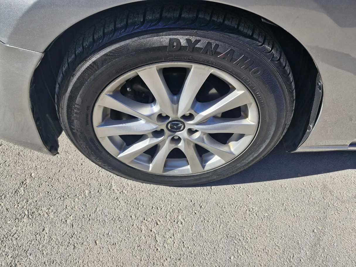 Car image 10