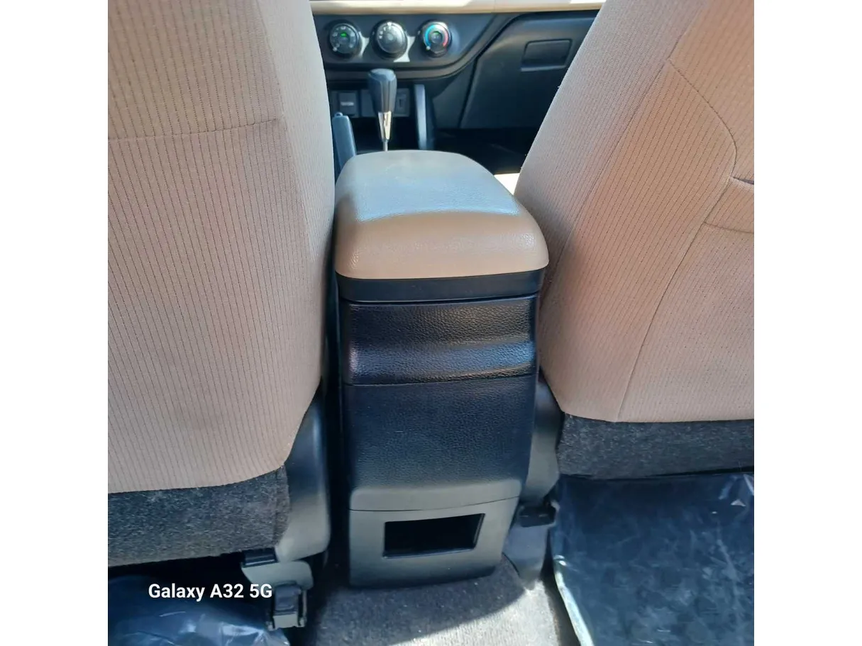 Car image 26