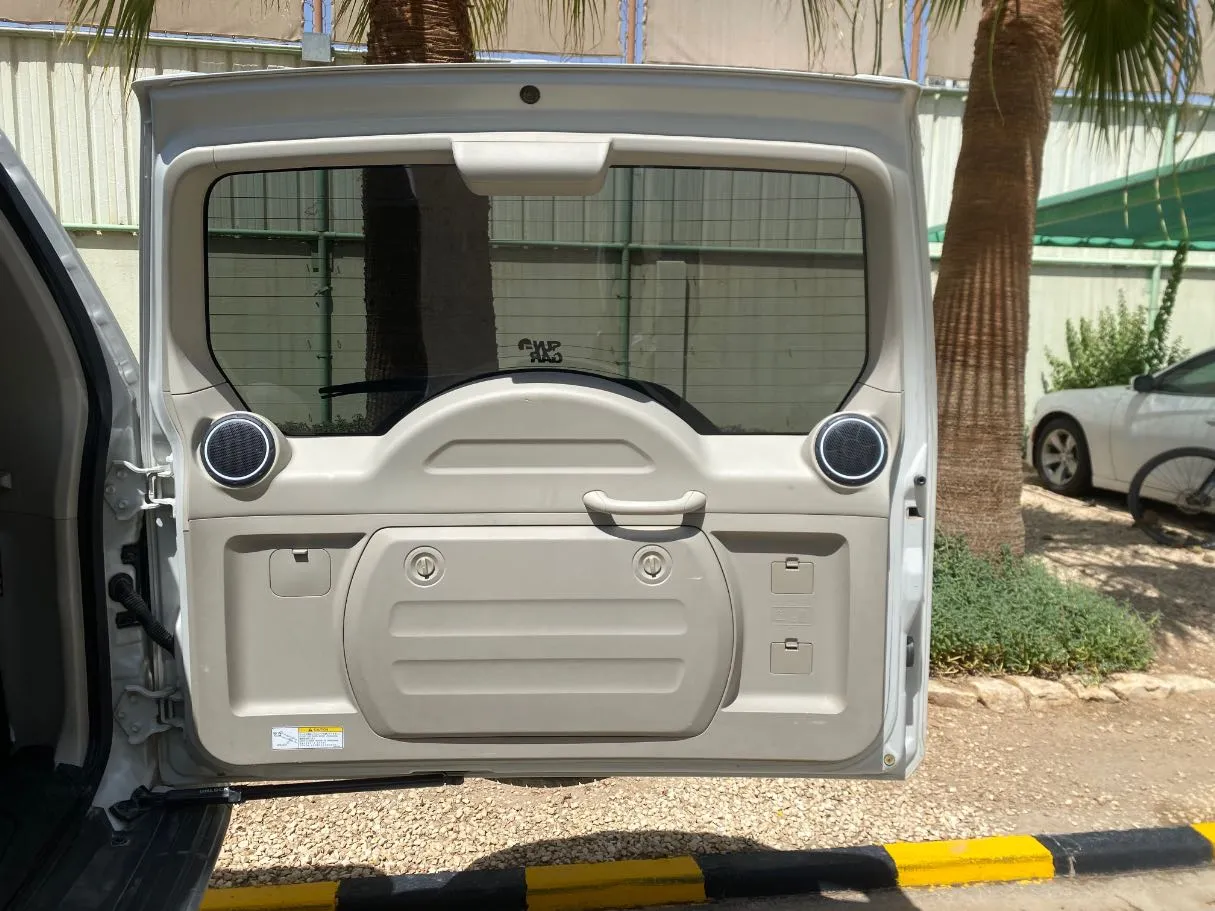 Car image 21