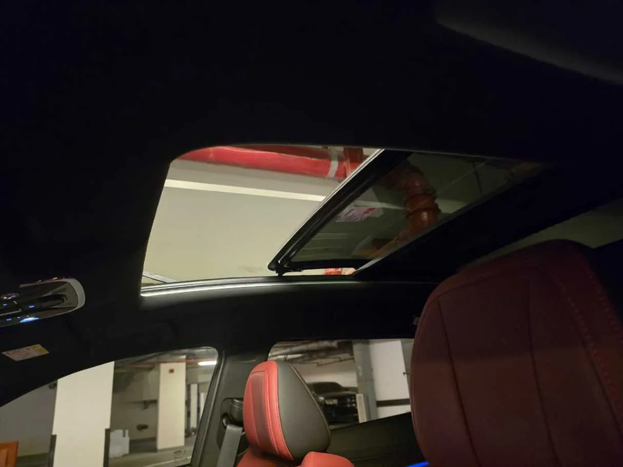Car image 21