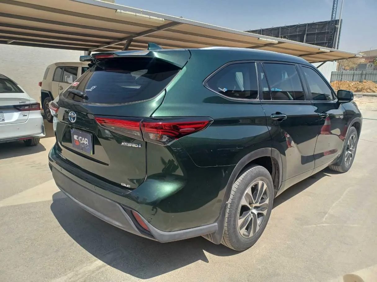Car image 5