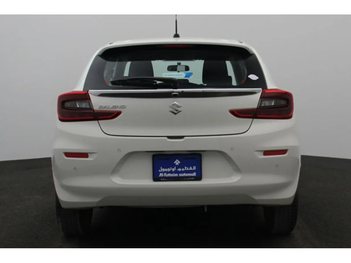 Car image 12
