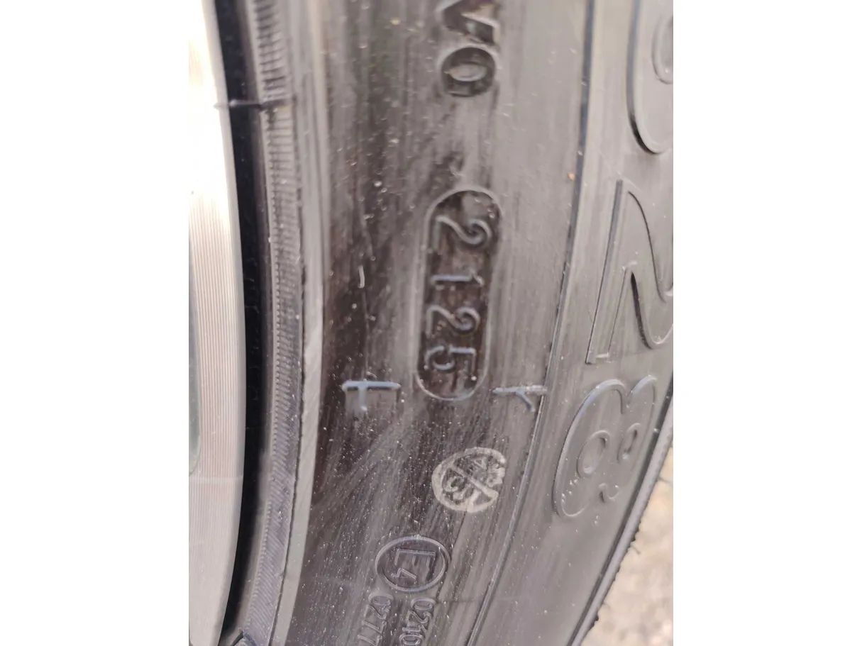 Car image 33