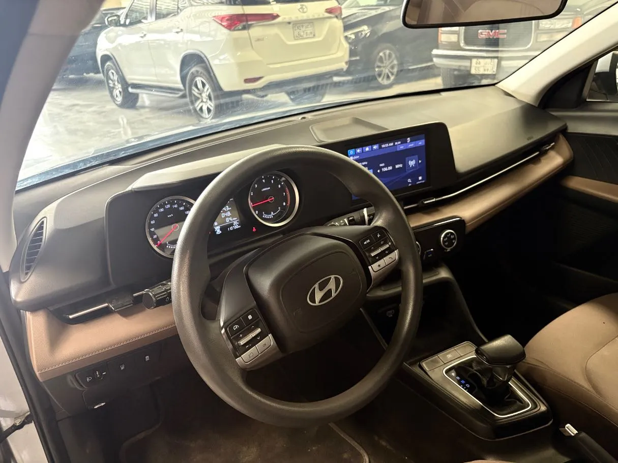 Car image 12