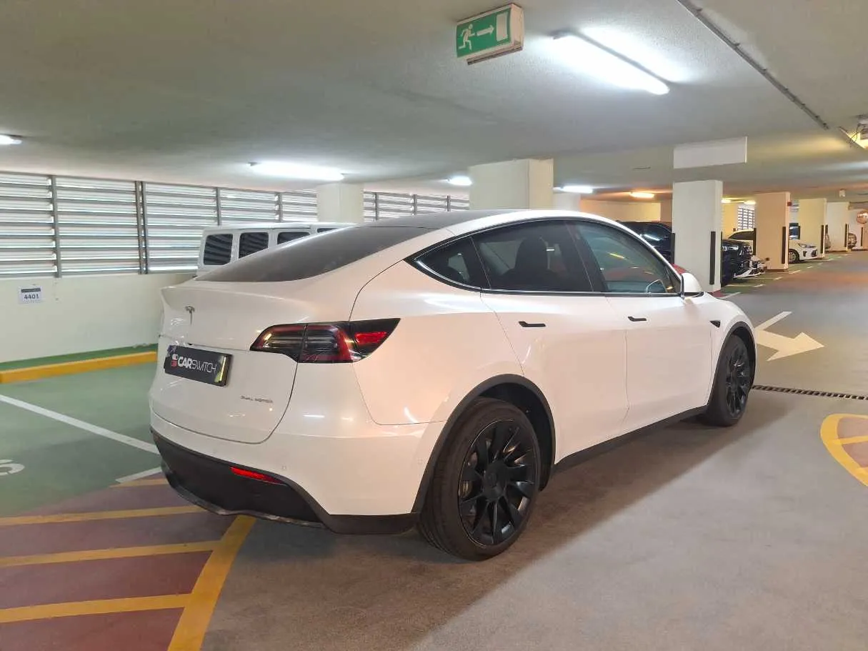 Car image 5