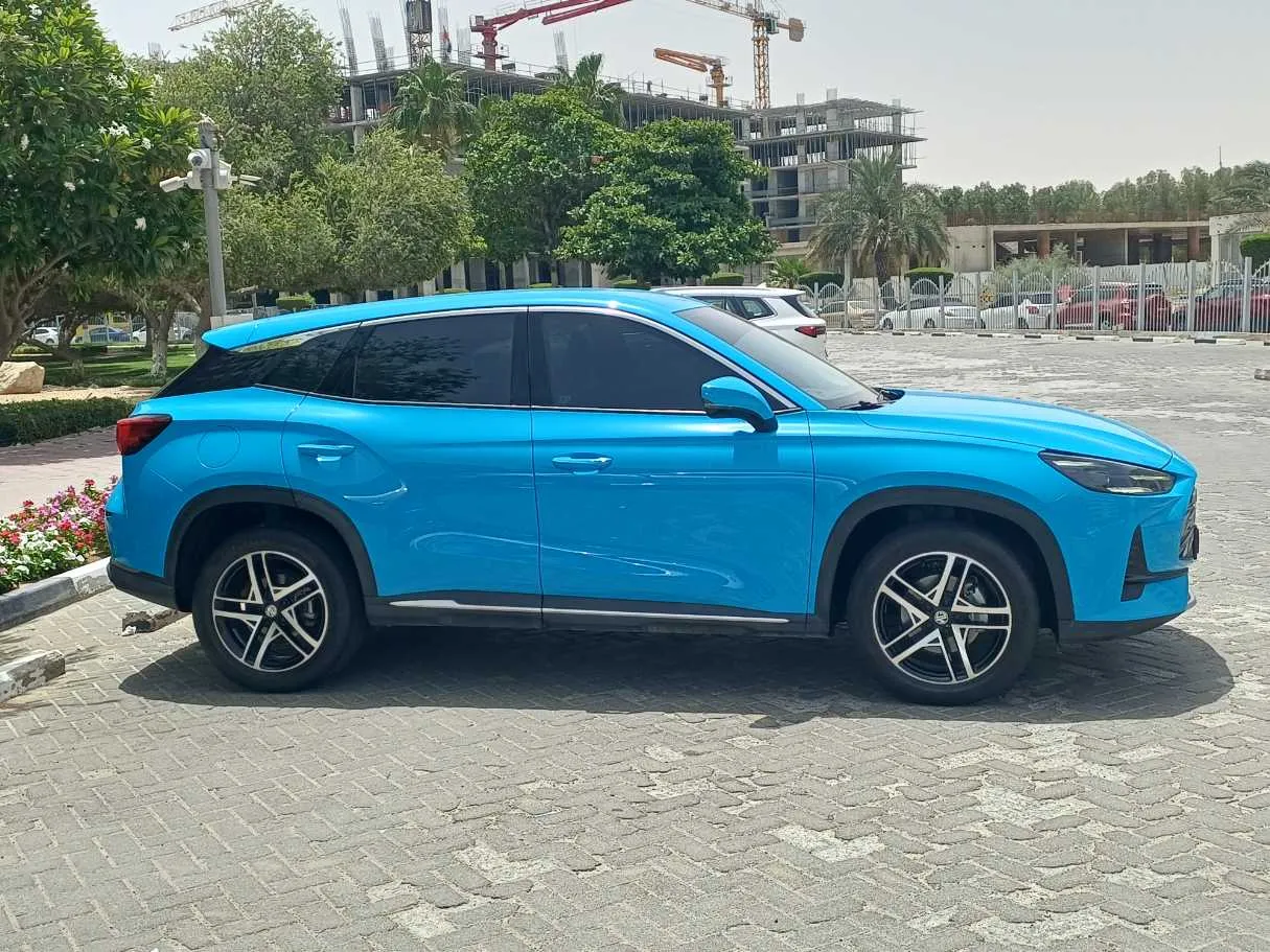 Car image 8