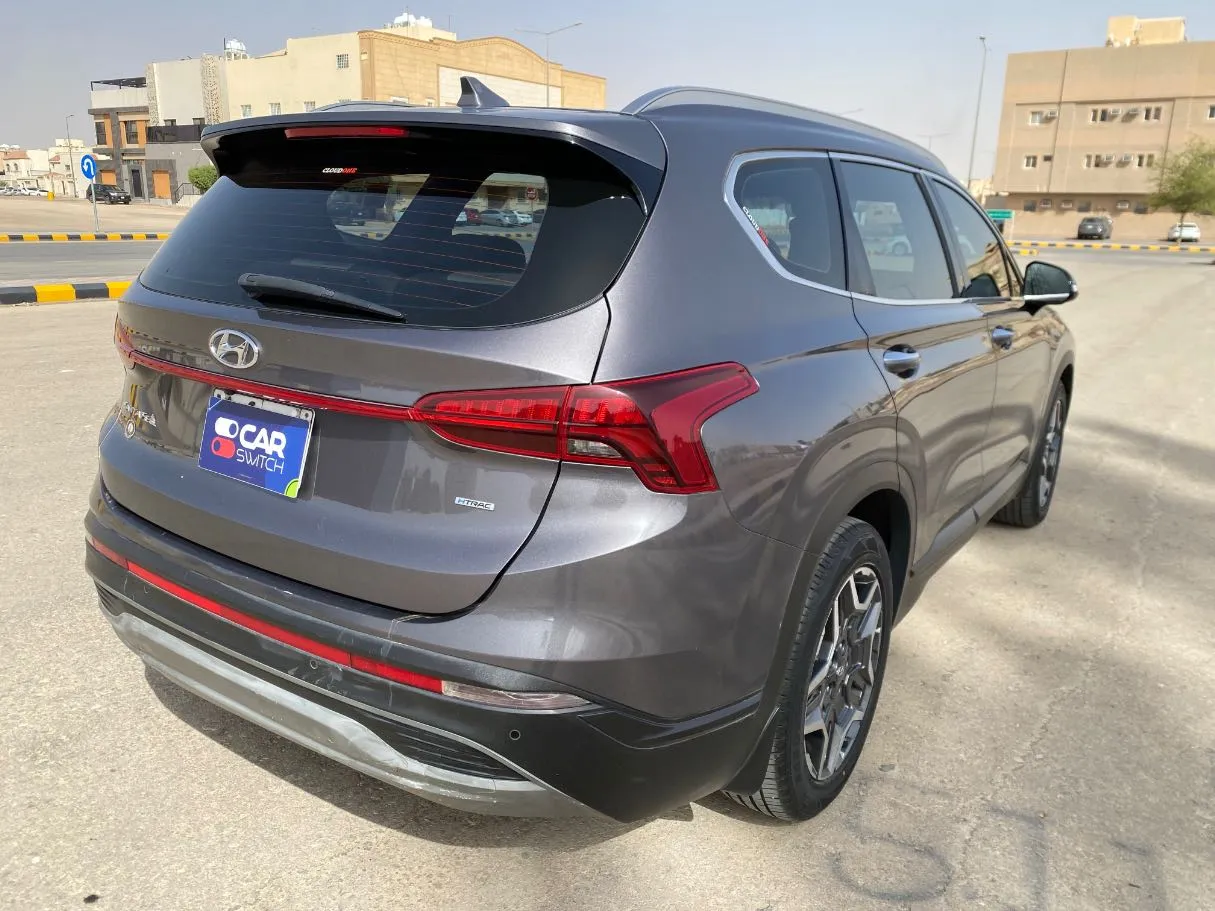 Car image 5