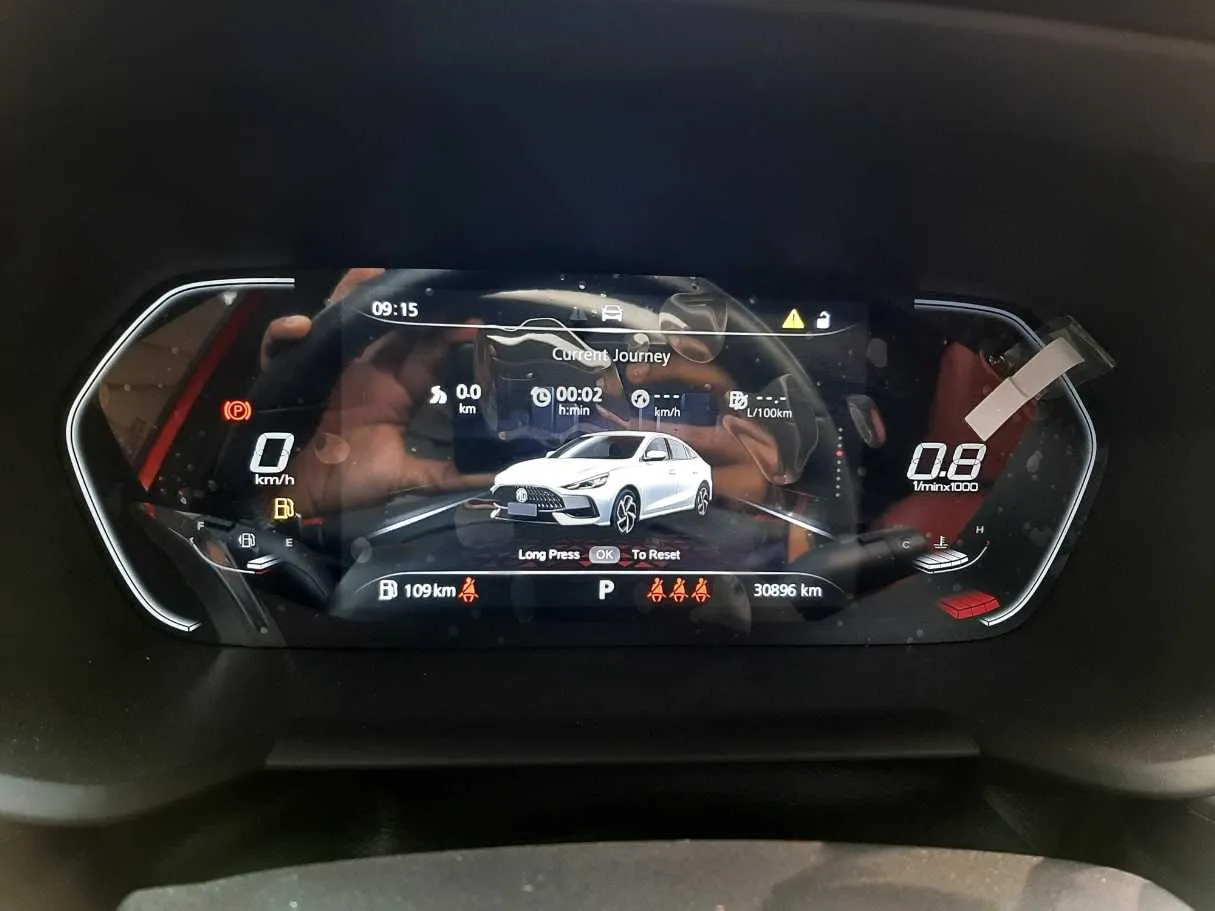 Car image 18