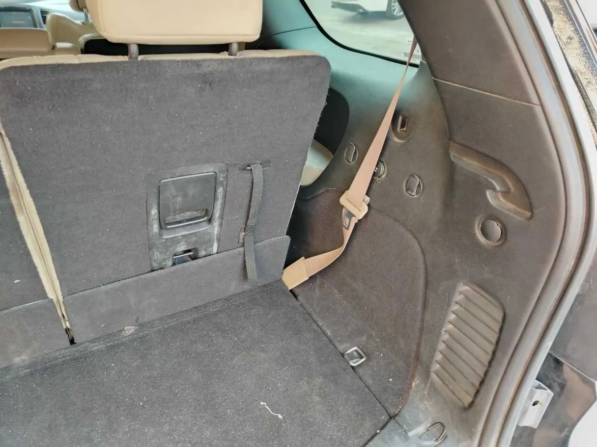 Car image 32