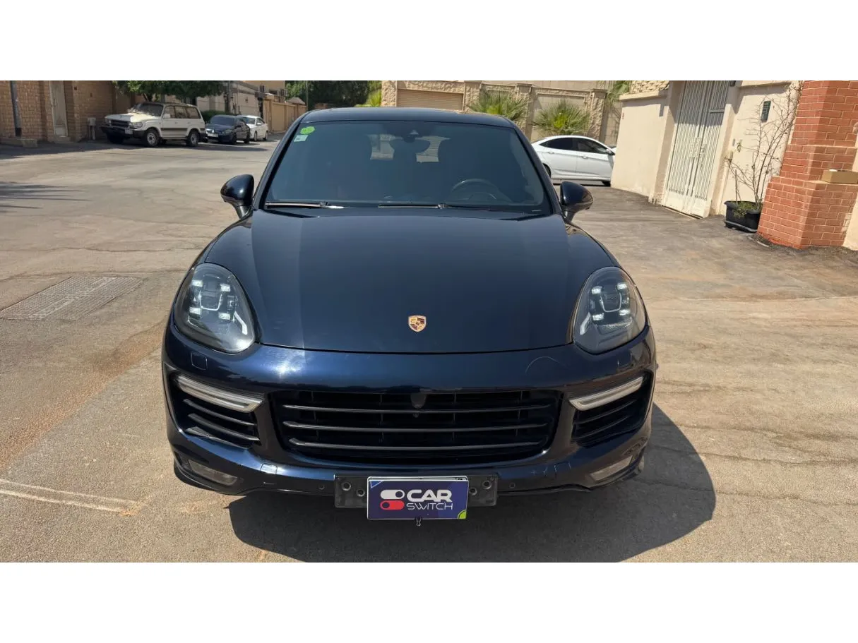 Car image 2